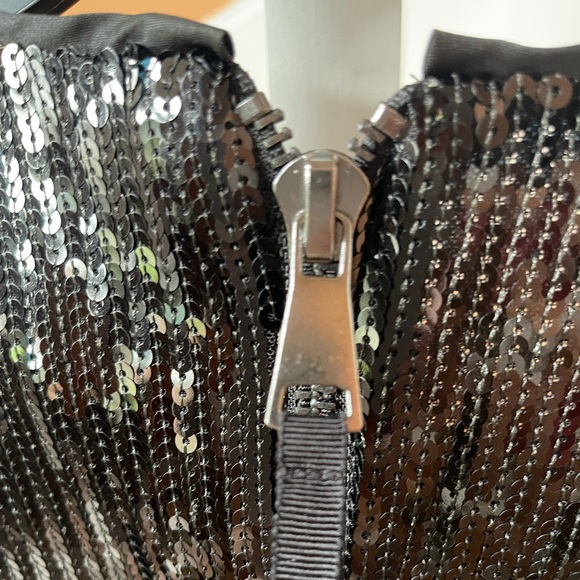 Le Superbe Size 6 NWT Stunning Volcanic Glass Fringed top, lined, back zipper - Picture 8 of 15